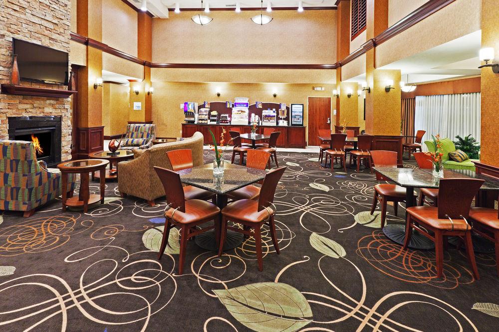 Holiday Inn Express & Suites Poteau By Ihg Exterior photo