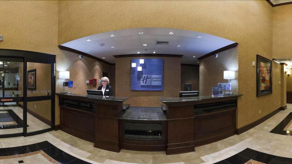 Holiday Inn Express & Suites Poteau By Ihg Exterior photo